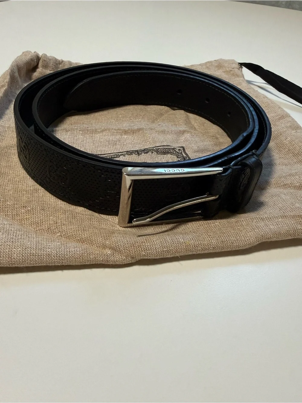 Gucci Black Leather Men’s Belt with Silver-Tone Buckle